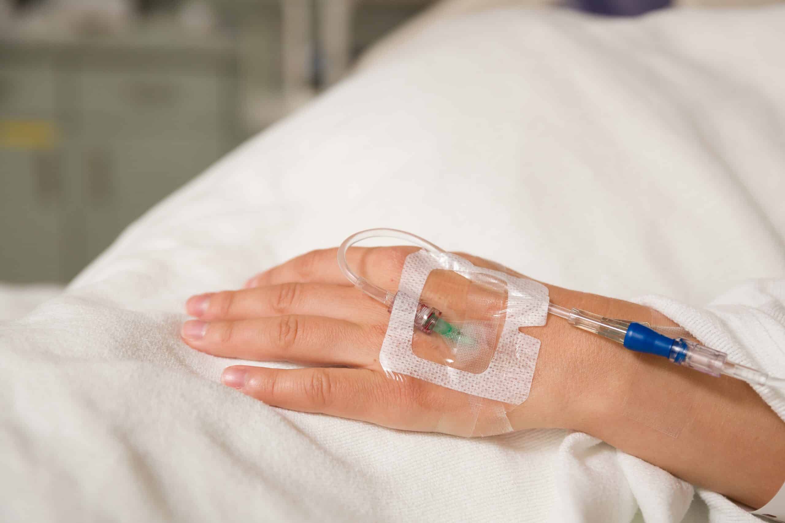 Conjunto de ações e monitoramento de conformidade reduzem taxas de infecções relacionadas a cateter