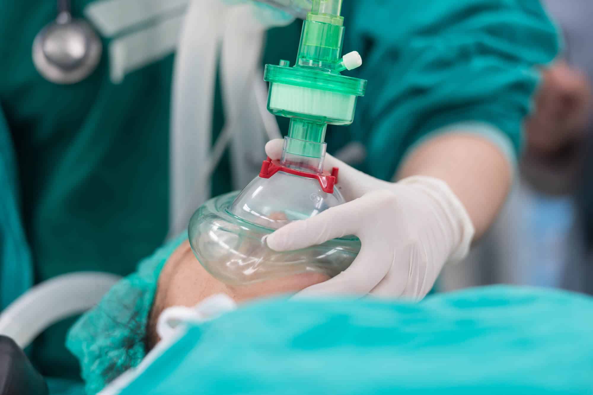 Adesão à prática segura de medicação reduz falhas e eventos adversos durante procedimento anestésico