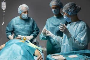 Monitorar complicações cirúrgicas pode reduzir dias de internação e custos hospitalares