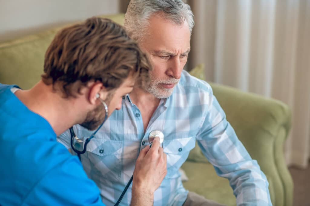 Ferramentas validadas e julgamento clínico podem indicar, com segurança, tratamento domiciliar para embolia pulmonar